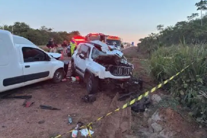 Acidente grave deixa dois mortos e interdita trecho da BR-163.