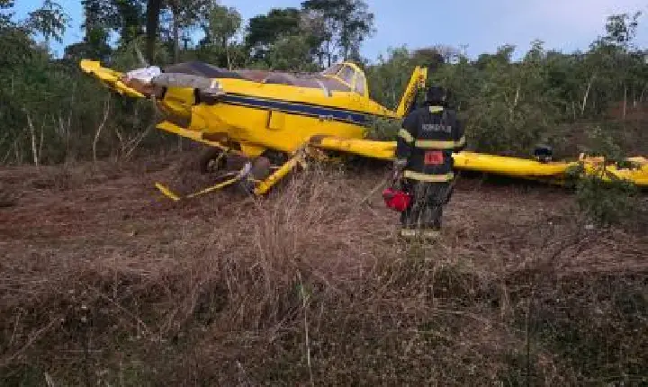 Avião agrícola cai em região de mata no interior do Estado.