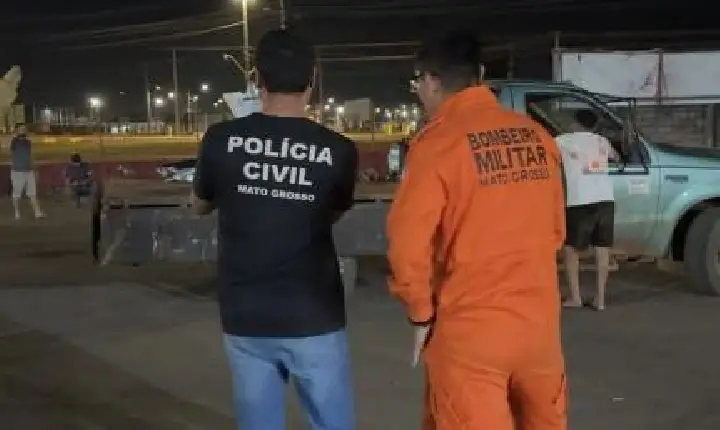 Batida entre duas motos mata condutores em estrada rural.