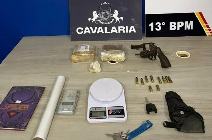 Cavalaria da PM prende dois homens suspeitos por tentativa de homicídio.