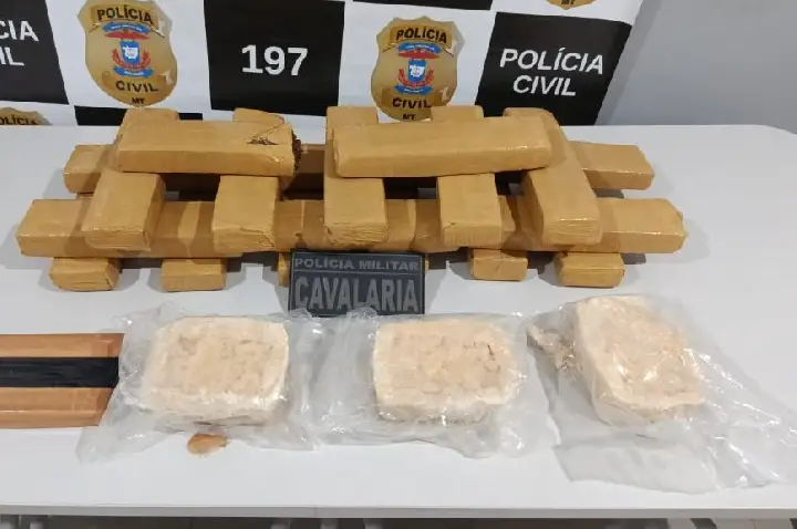 Cavalaria da PM prende dupla de faccionados com 23 quilos de drogas.