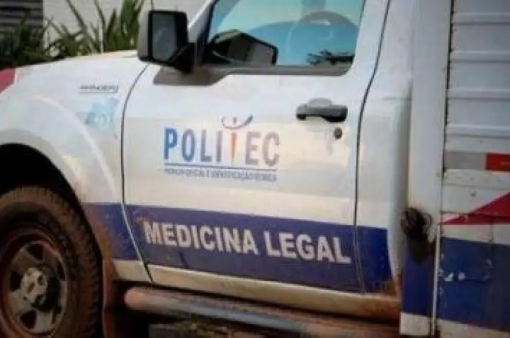 Corpo sem identificação é encontrado próximo a córrego.