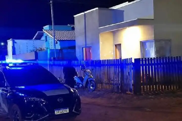 Criminoso invade casa e mata desafeto a tiros na cama.