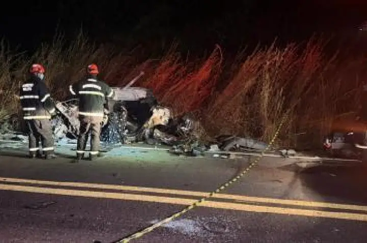 Duas pessoas morrem e 3 crianças ficam feridas após ultrapassagem na MT-235.