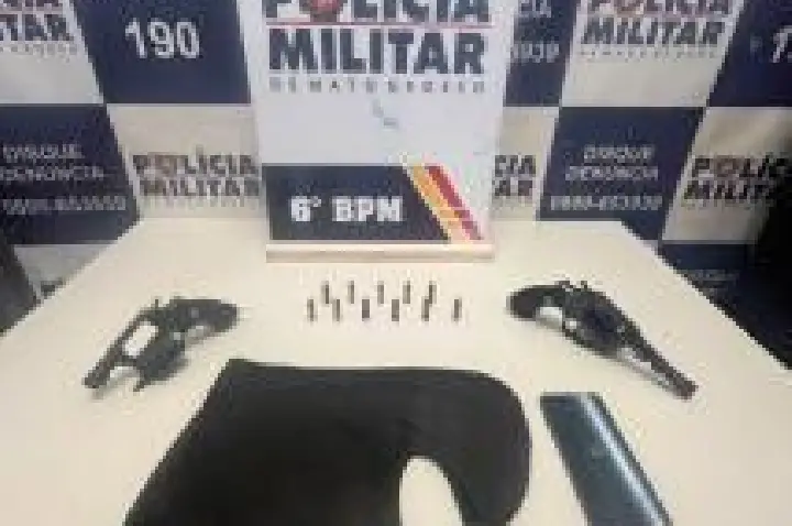 Dupla suspeita de homicídio é presa com armas e munições em Cáceres.