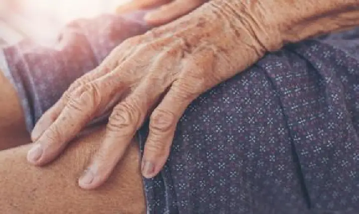 Filho é preso após agredir e ameaçar a própria mãe em caso de violência doméstica em Jauru.