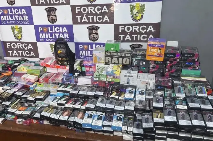 Força Tática apreende 2.131 cigarros eletrônicos e causa prejuízo de R$ 300 mil ao crime.