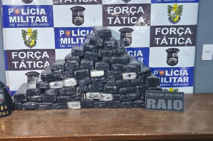 Força Tática apreende 66 quilos de maconha e causa prejuízo de R$ 300 mil ao crime.