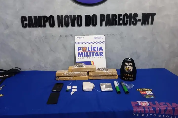 Força Tática apreende cinco tabletes de maconha e detém faccionados por tráfico.