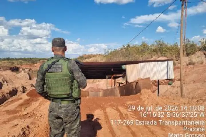 Garimpo é alvo de fiscalização ambiental e empresário é preso após ameaça.