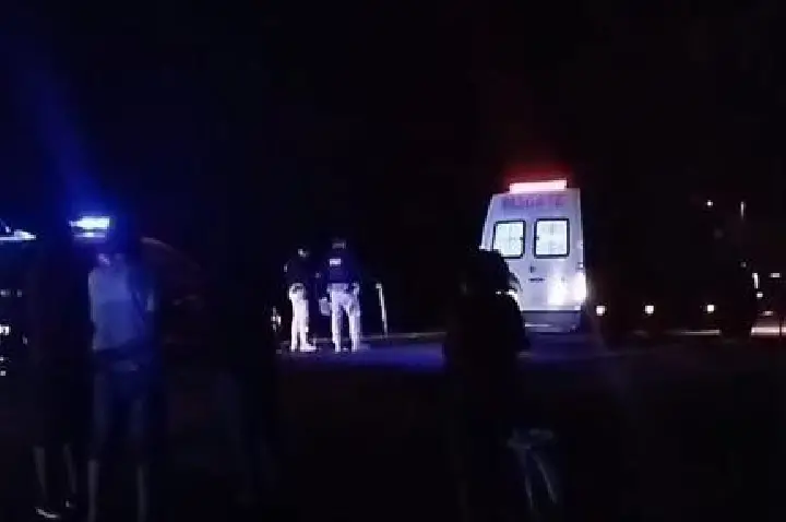 Idosa de 93 anos morre atropelada por caminhão ao atravessar rodovia federal.