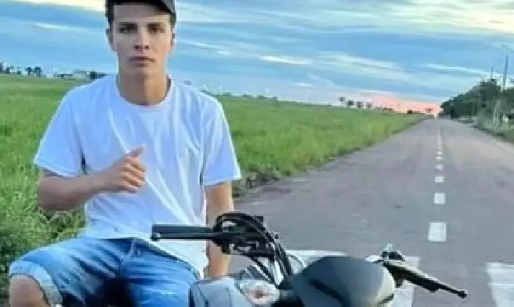 Jovem de 18 anos morre horas após ser socorrido em acidente de moto.