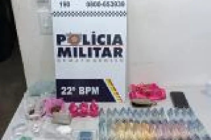 Jovem é presa por tráfico e deixa filha de um ano sozinha em casa.