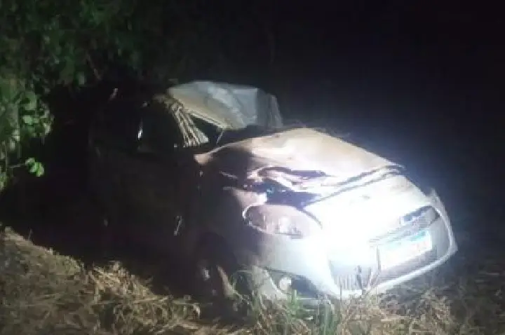 Mãe e filho morrem em capotamento, 3 ficaram feridos.