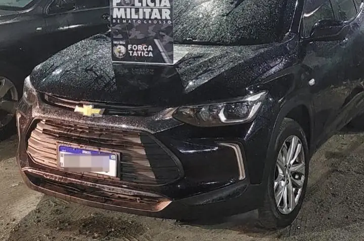 O automóvel foi roubado na quarta-feira (1).
