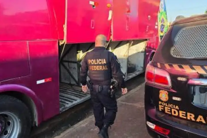 Operação prende 4 por tráfico de drogas e lavagem de dinheiro.