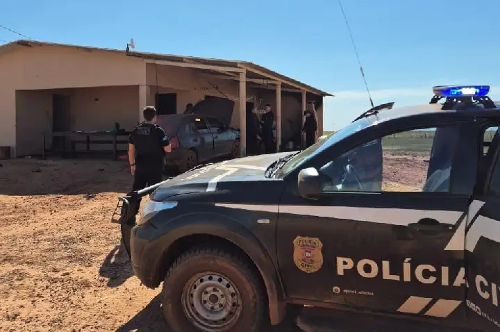 Polícia Civil apreende armas e munições após denúncia de caça ilegal.