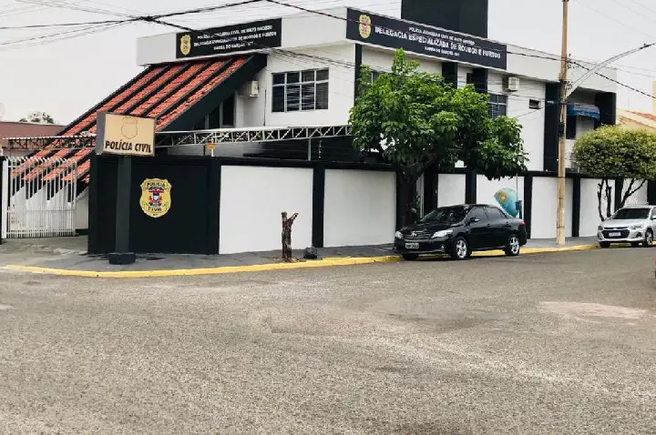 Polícia Civil cumpre 10 ordens judiciais contra suspeitos de extorsão por meio digital.