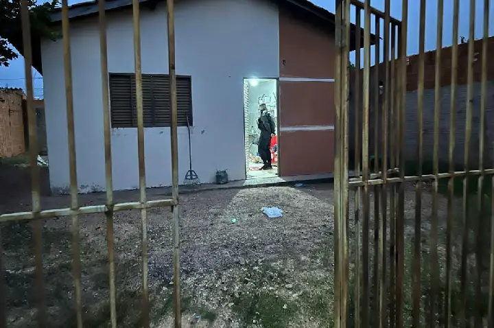 Polícia Civil cumpre mandados em operação interestadual que apura golpes contra clientes de banco digital.
