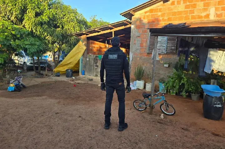 Polícia Civil deflagra ação contra núcleo de facção criminosa em Campos de Júlio.