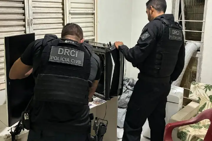 Polícia Civil desarticula grupo criminoso que usava IA para invasões e fraudes eletrônicas.