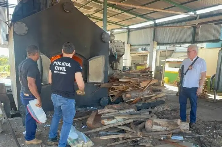Polícia Civil incinera 40 quilos de entorpecentes.