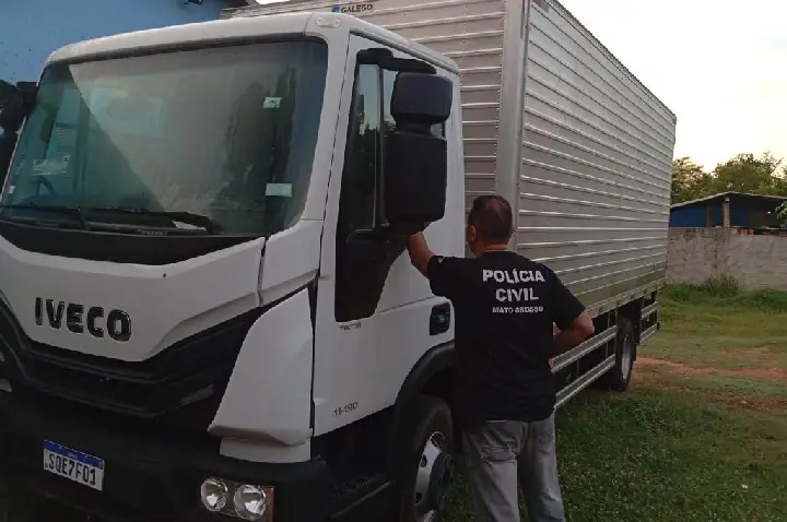 Polícia Civil MT apura desvio de verba pública.