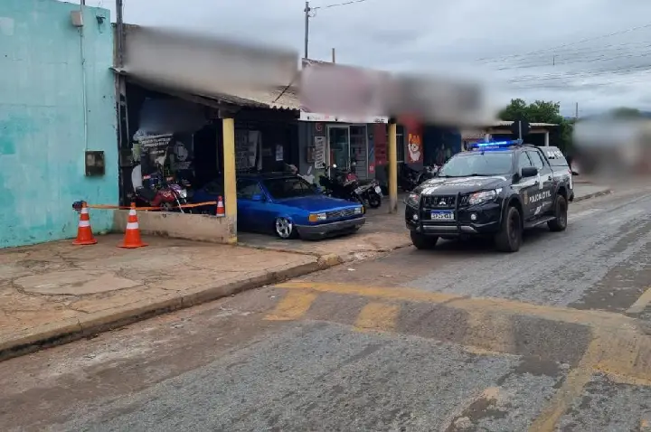 Polícia Civil participa de operação e prende 3 pessoas por furto de energia elétrica.