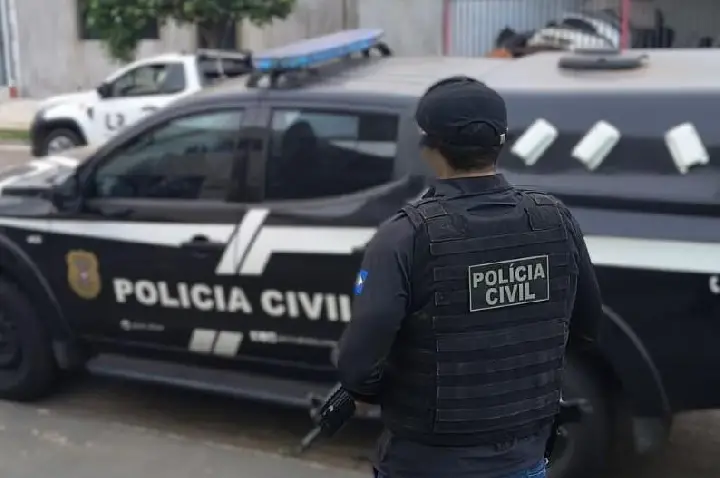 Polícia Civil prende casal condenado a seis anos e seis meses de prisão por tráfico de drogas.
