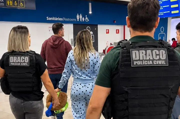 Polícia Civil prende esposa de braço direito de líder de facção.