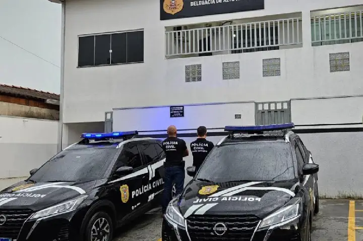 Polícia Civil prende foragido investigado por ameaçar de morte ex-companheira.