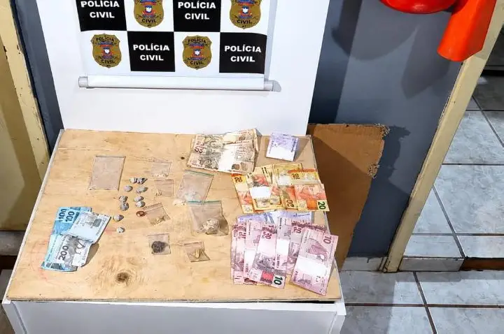 Polícia Civil prende mulher suspeita de tráfico de drogas em Canarana.