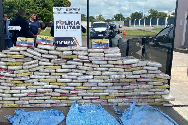 Polícia Militar apreende 229 quilos de maconha e supermaconha em Pontes e Lacerda.