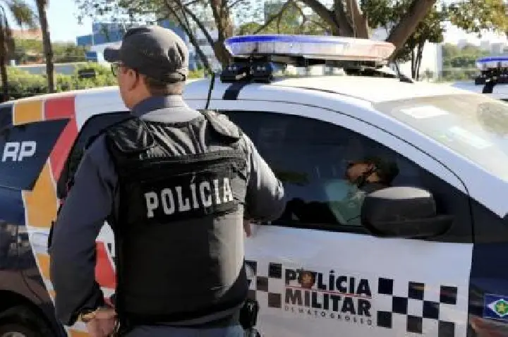 Polícia Militar prende em Torixoréu suspeito por feminicídio cometido em Goiás.