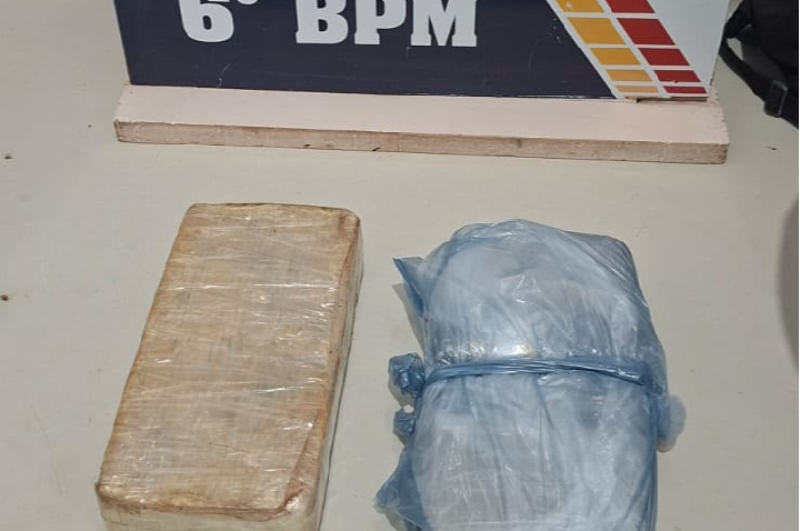 Polícia Militar prende homem com dois tabletes de pasta base de cocaína em Cáceres.