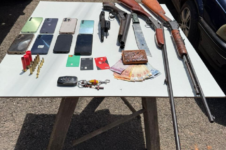 Polícia Militar prende quadrilha suspeita de roubo e sequestro de família.