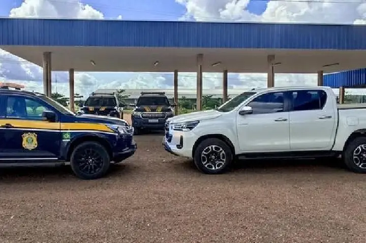 PRF recupera veículo com sinais de adulteração e registro de roubo na BR-070.