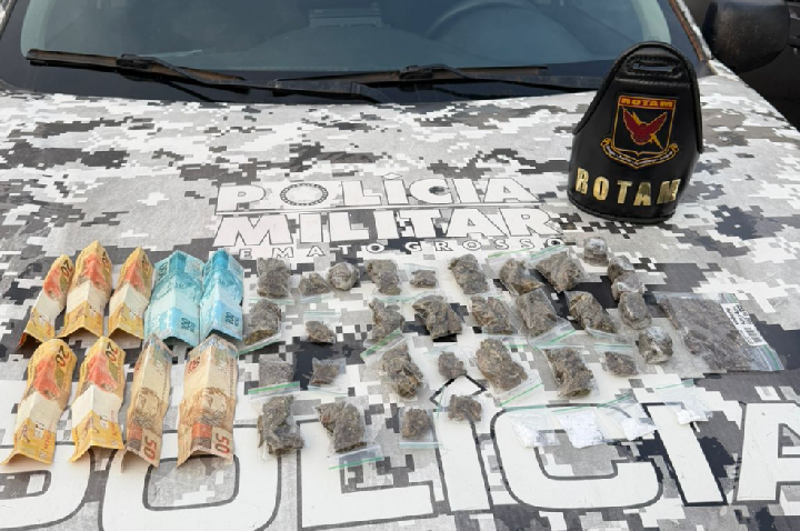 Rotam prende homem com maconha e cocaína após abordagem.