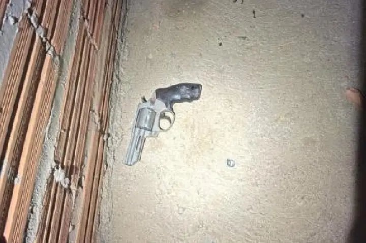 Suspeito de 18 anos morre em confronto com a Força Tática.