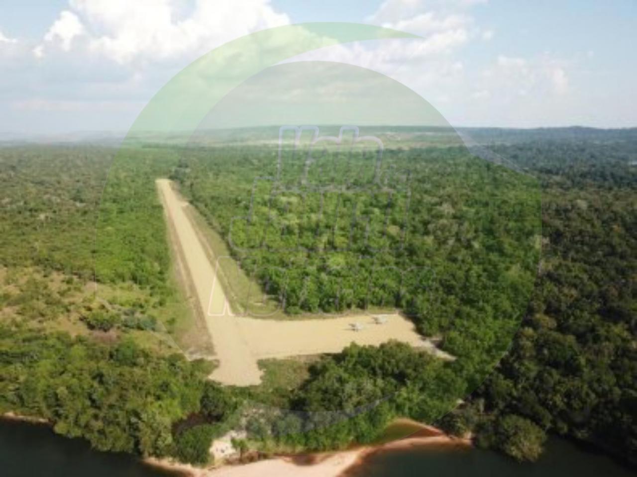 Avião cai em rio de MT e ocupantes são resgatados com vida por garimpeiros