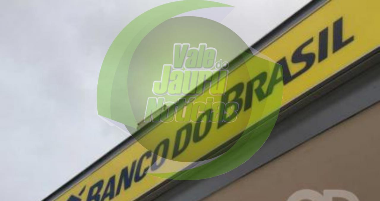 Bandidos invadem Banco do Brasil de madrugada e danificam 9 salas