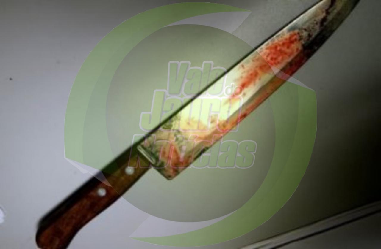 FILHO DÁ DUAS FACADAS NA CABEÇA DO PAI EM CUIABÁ
