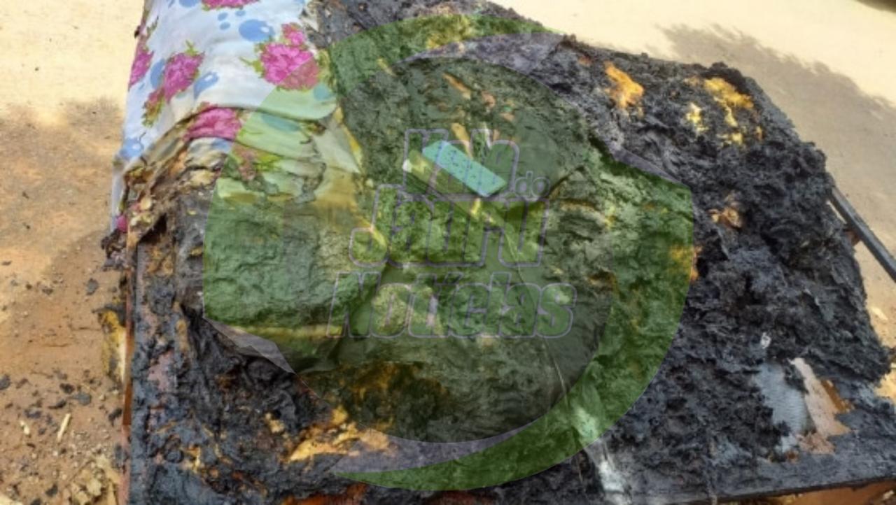 Casa pega fogo após celular explodir carregando