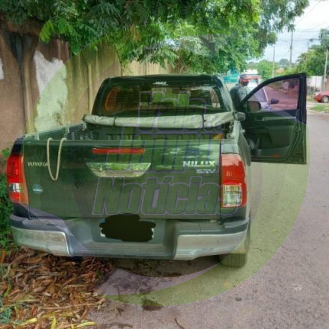 Polícia prende ladrão de caminhonete que fez vítima refém na porte de cemitério