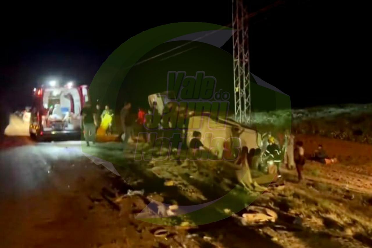Acidente entre van e caminhão deixa dois mortos e 15 feridos próximo a Lucas do Rio Verde