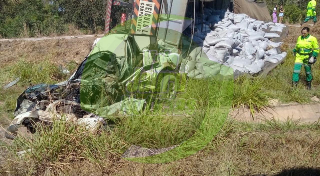 Acidente entre carretas e cinco veículos deixa 1 morto e 5 feridos em Mato Grosso