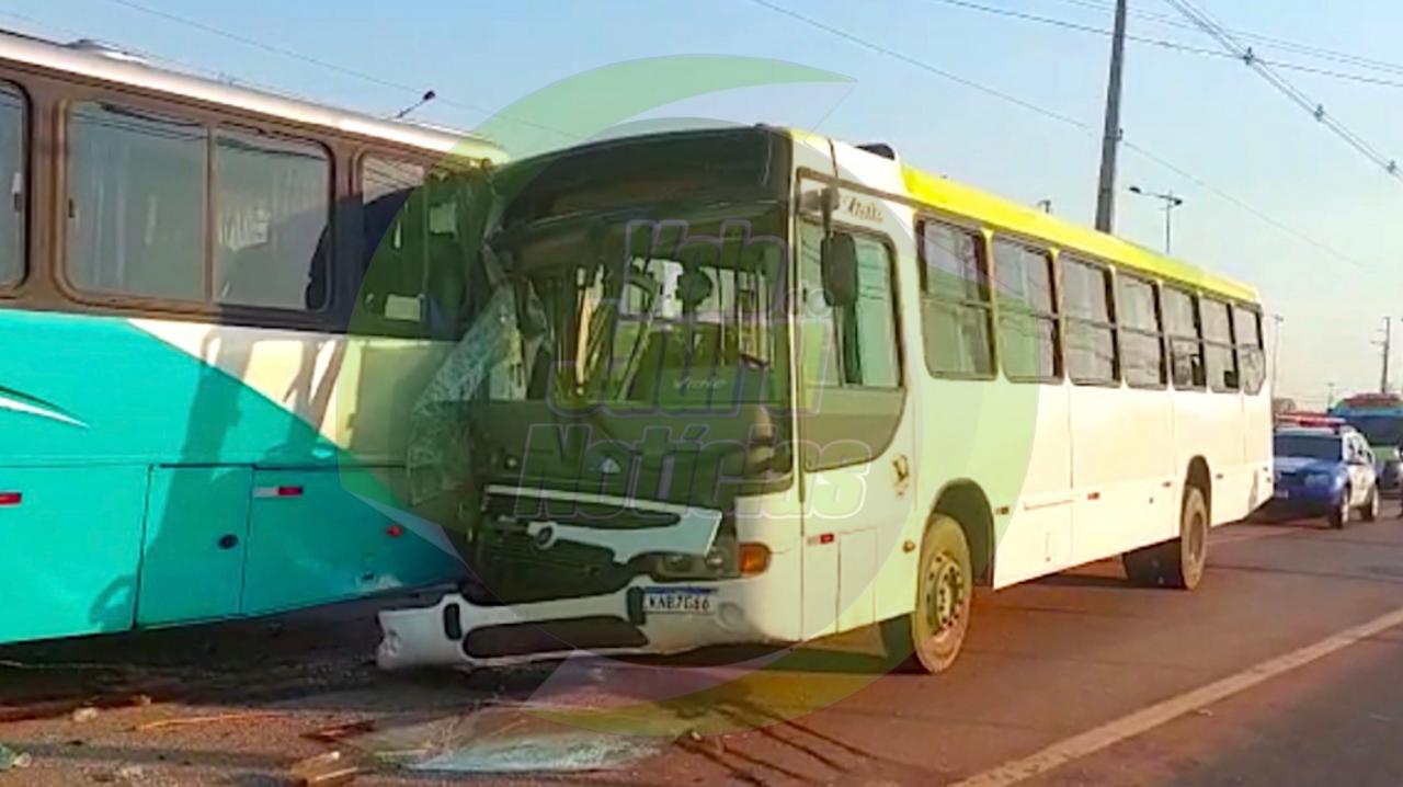 Acidente entre dois ônibus deixa 9 feridos na via lateral da BR-163 em Sinop
