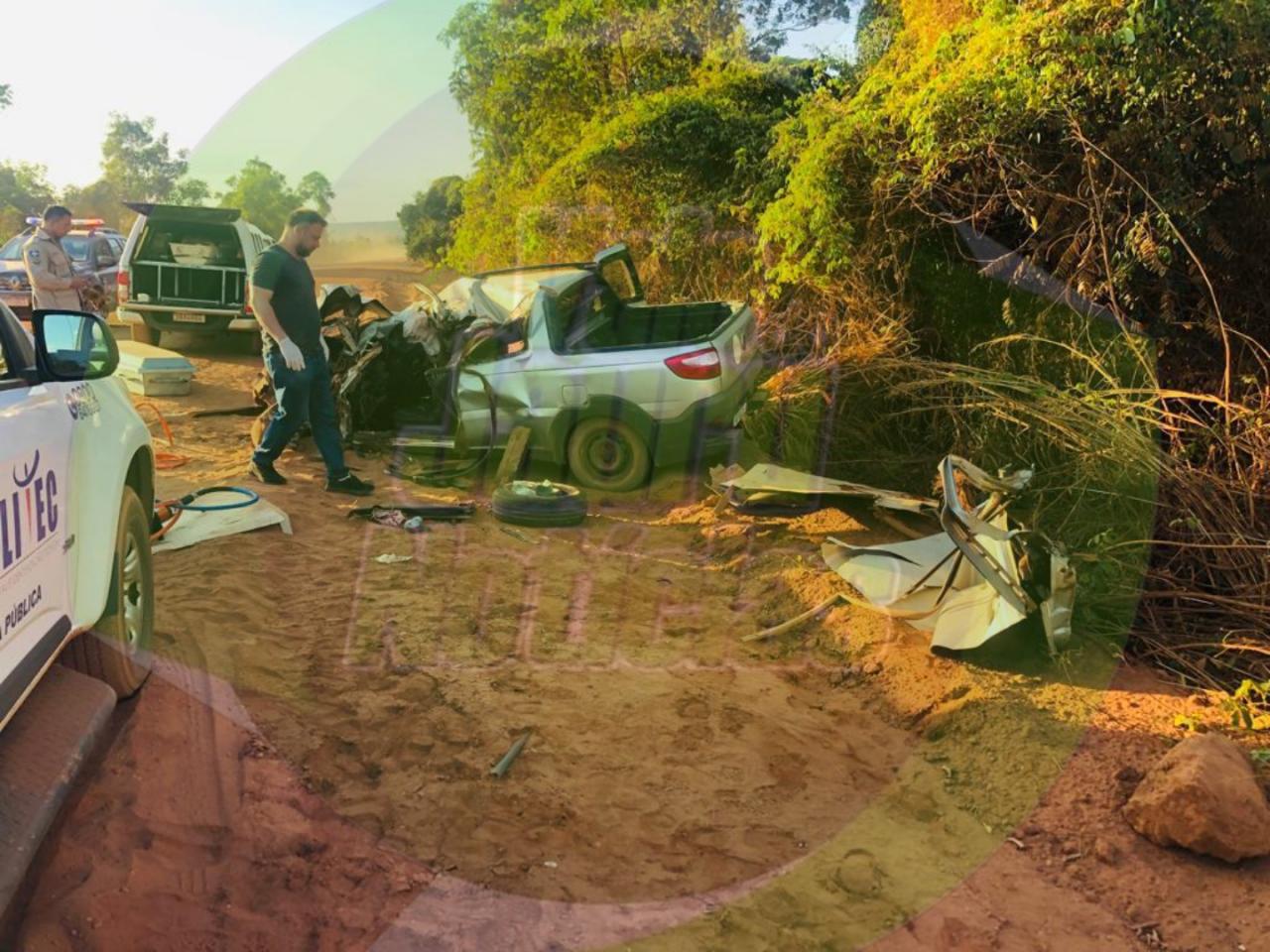 Colisão frontal entre Fiat Strada e carreta na BR-158 a aproximadamente 150km de Confresa deixa três mortos e duas vítimas em esta