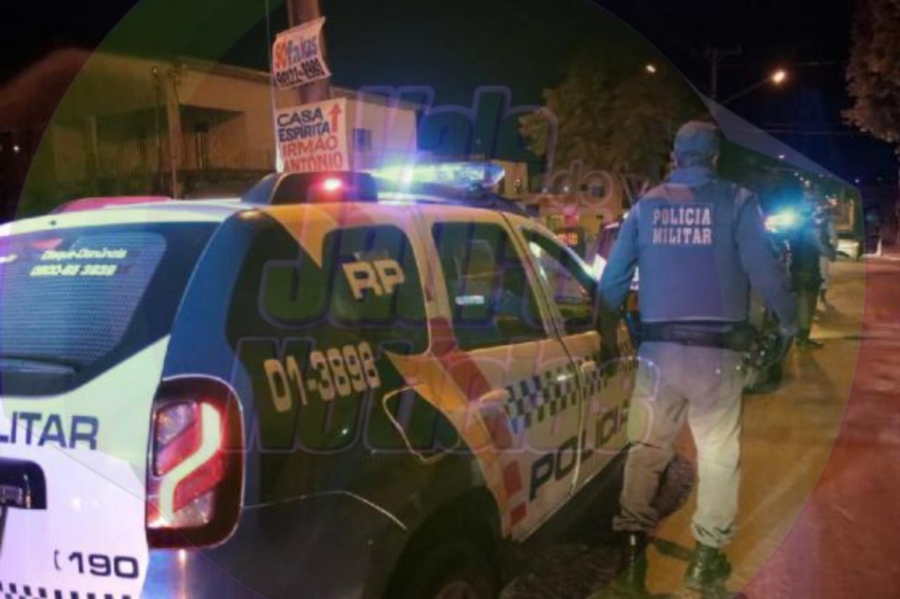 Homem agride esposa, tenta esfaquear PM e acaba baleado em MT
