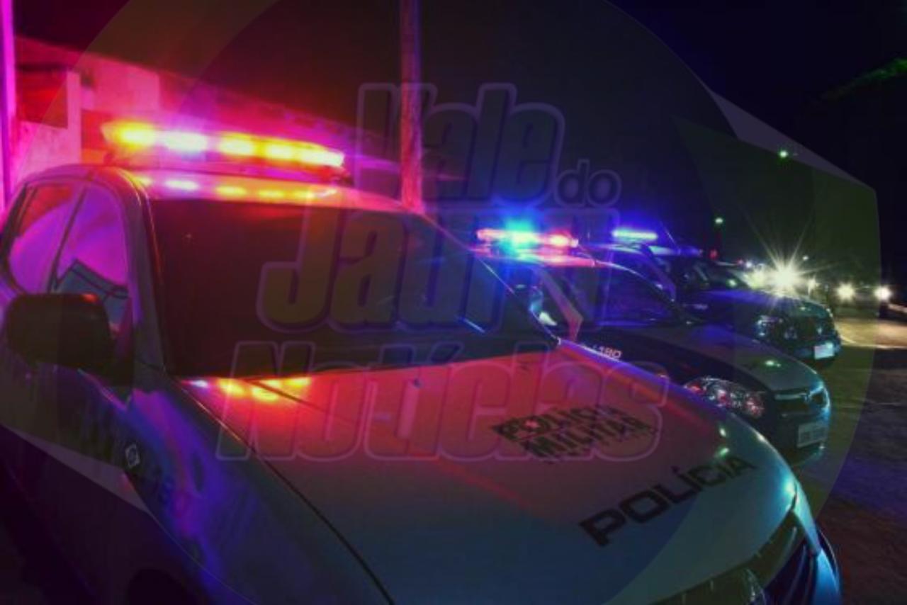 Homem é assassinado com 4 tiros na porta de conveniência.